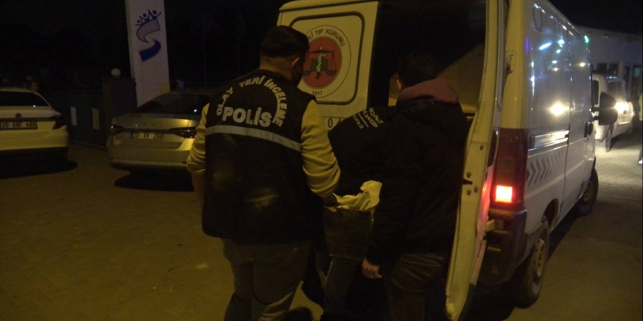 2 Araç Arasında Sıkışan Vatandaş Feci Şekilde Can Verdi