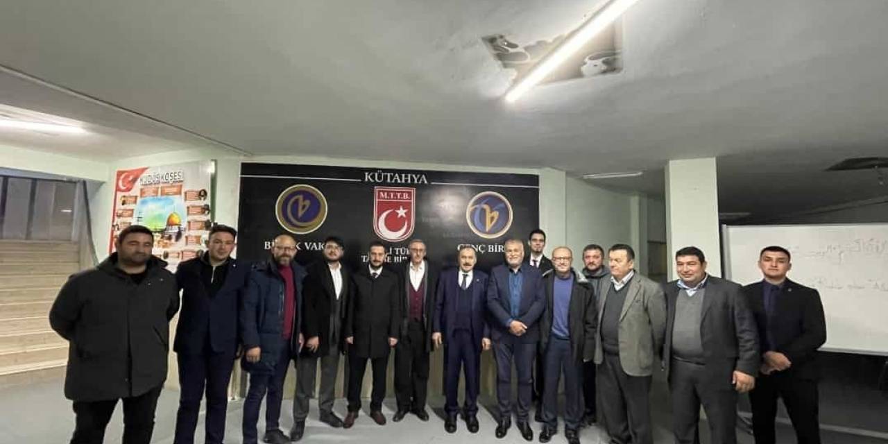 Veysel Eroğlu, Birlik Vakfında Gençlerle Bir Araya Geldi