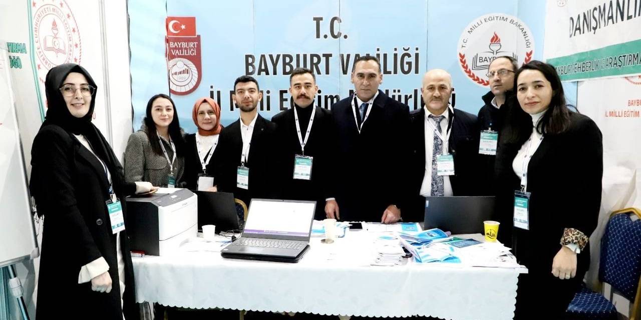 Bayburtlu Öğretmenler Kariyer Fuarında Çalışmalarını Anlattılar