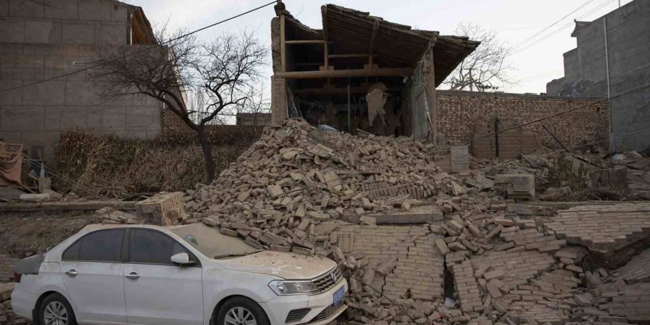 Çin’deki Deprem Felaketindeki Can Kaybı 135’e Yükseldi