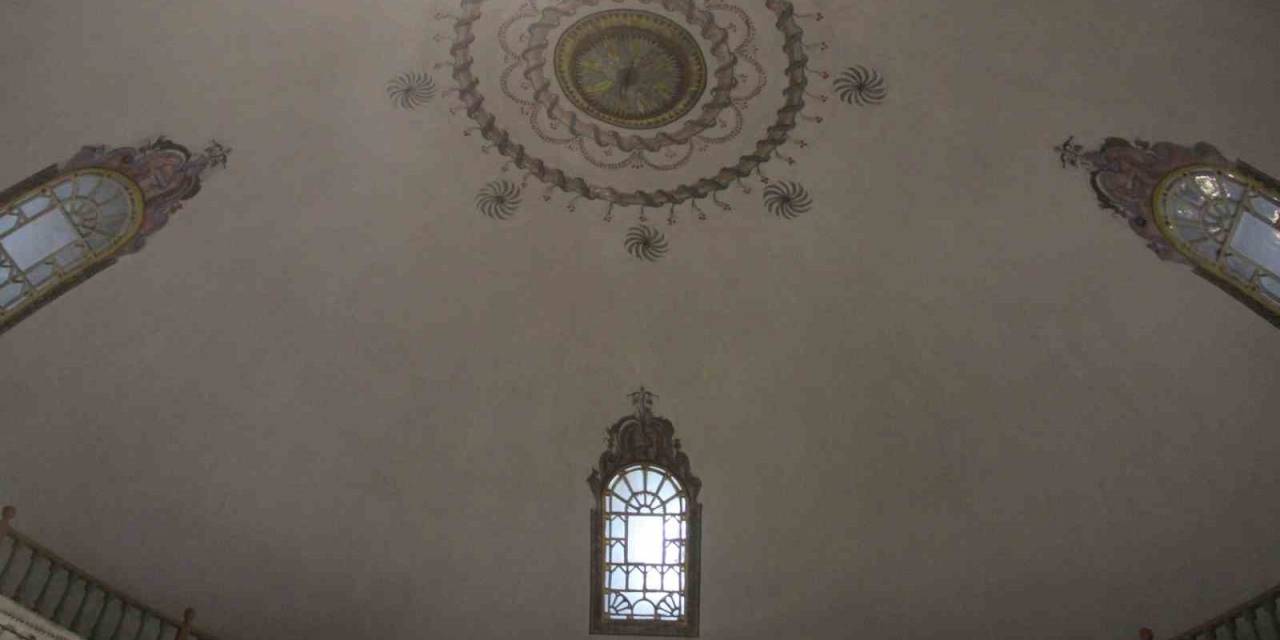 Tarihi Camide Osmanlı Kültürünü Yansıtan Motifler Ve Kalem İşi Bezemeler Gün Yüzüne Çıkarıldı