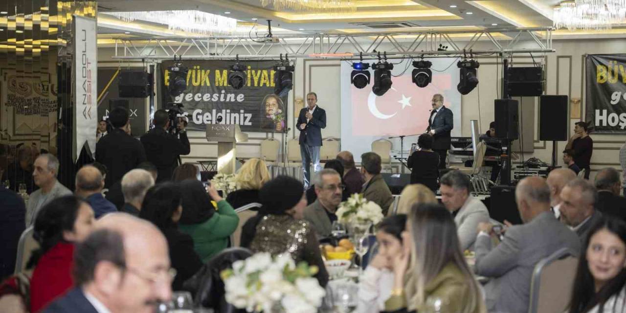 Seçer: "Mersin Çalışıyor Ve Üretiyor"