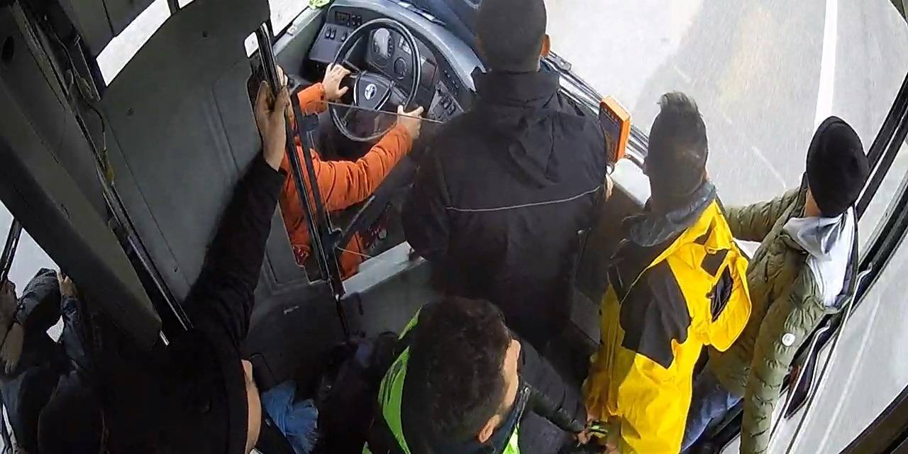 Acılarını İçine Gömüp Yardıma Koştular