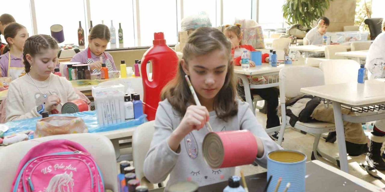 Arnavutköy’de Geri Dönüşüm Sanatıyla Sıfır Atığa Destek Veriliyor