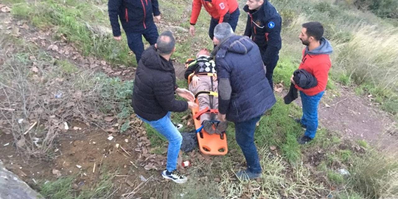 Uçuruma Yuvarlanan Kamyonetten Son Anda Kurtuldu