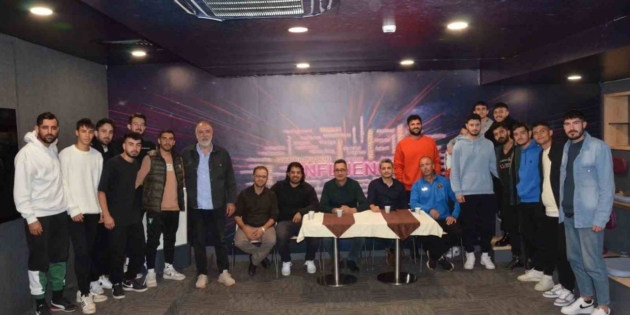 Okt Trailer Işıklıspor Transfer Görüşmelerine Başladı