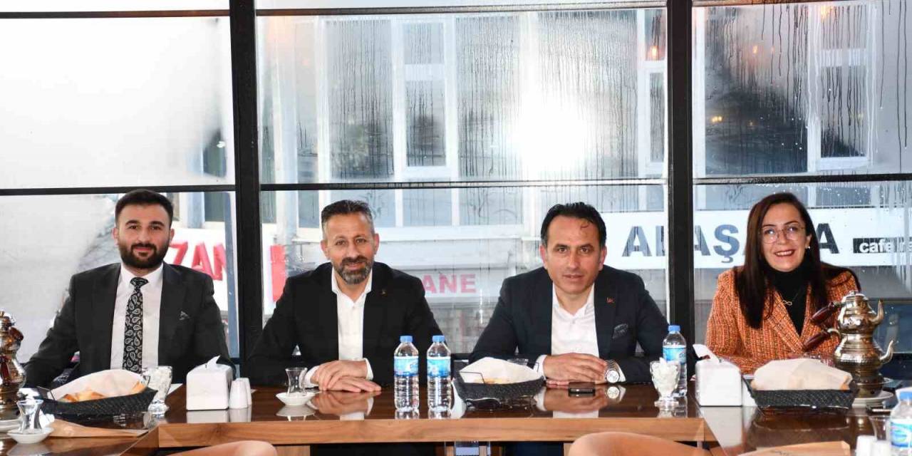 Ak Parti Ardahan İl Başkanı Yılmaz, Basın Mensuplarıyla Bir Araya Geldi