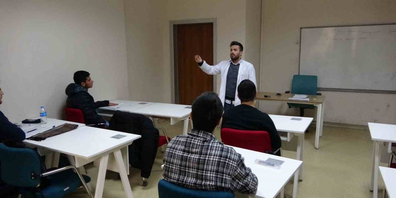 Tatvan Gençlik Merkezi’nde Eğitimler Devam Ediyor