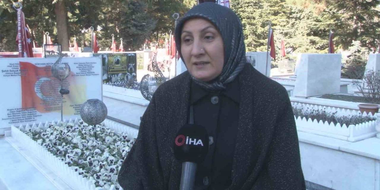 Tabuta Sığmayan Şehidin Annesinden İmamoğlu’na: “Benim Çocuğum Reklam Malzemesi Değil”