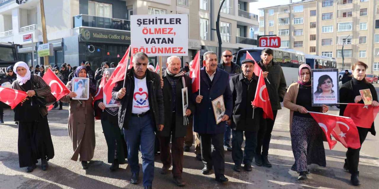 Vanlı Annelerin Evlat Nöbeti Sürüyor