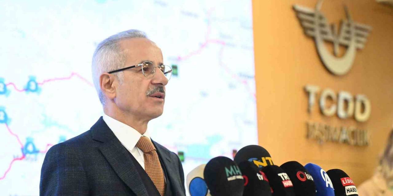 Bakan Uraloğlu: "Trafik Güvenliğini Arttırmak İçin Başvurulan En Önemli Tedbirlerden Biri Akıllı Ulaşım Sistemleridir"