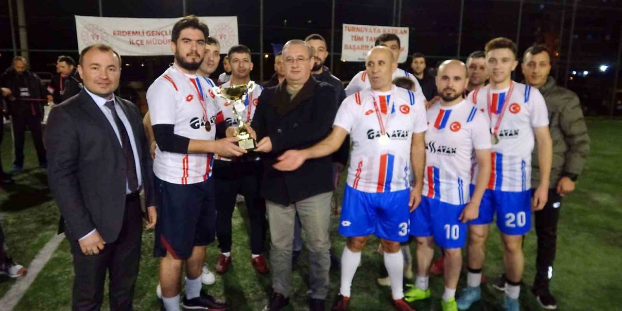Erdemli’de Halı Saha Turnuvasının Şampiyonu Jandarma Oldu