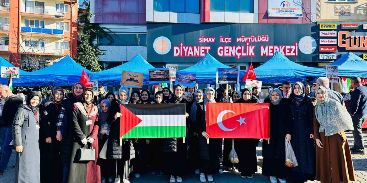 Simav’da Filistin İçin Düzenlenen Hayır Çarşısından 670 Bin Tl Gelir Elde Edildi