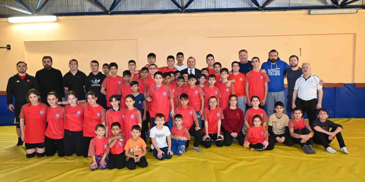Tutuk, “Güreş Branşında Altyapıda Değerli Sporcular Yetiştiriyoruz”