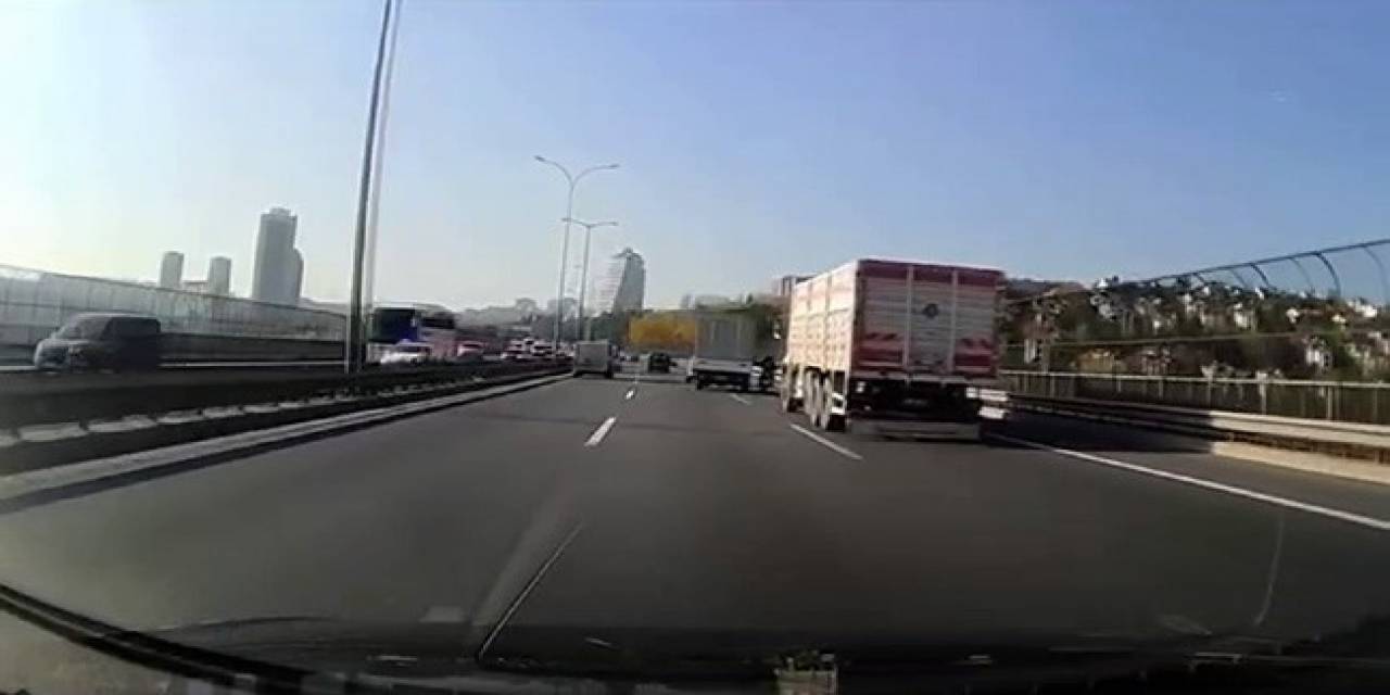 Avrupa Otoyolu’nda Motosiklete Çarpıp Kaçan Kamyonet Sürücüsü Yakalandı