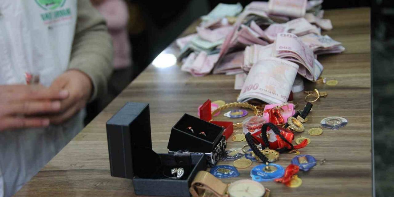 Vanlı Kadınlar Ziynet Eşyalarını Gazze’ye Bağışladı