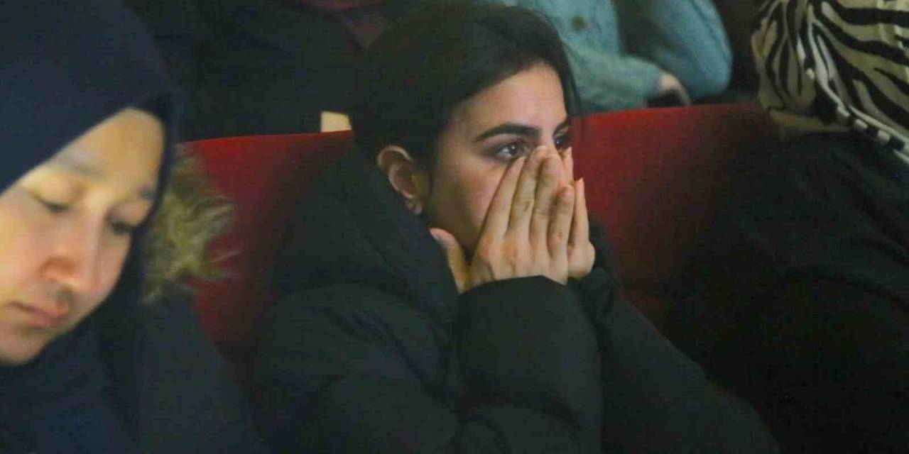 İsrail Zulmünün Konuşulduğu Konferansta Katılımcılar Gözyaşlarına Boğuldu