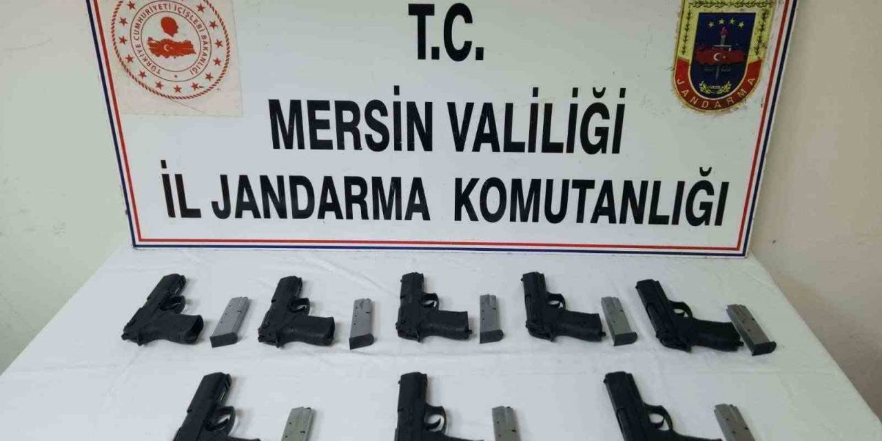 Mersin’de Kaçak 10 Tabanca Ele Geçirildi
