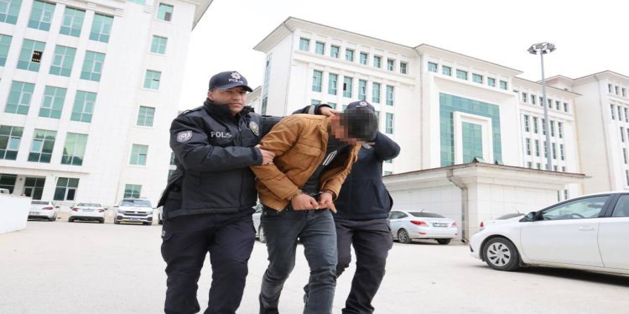 Adana’da Eyp İle İntihardan, Polisi Görünce Vazgeçti Tutuklandı