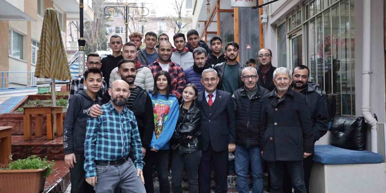 Kütahya Belediye Başkanı Alim Işık Öğrencilerle Bir Araya Geldi