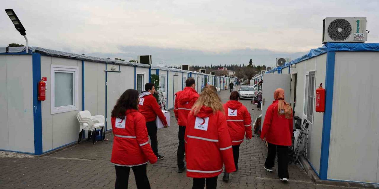 Kızılay’dan Deprem Bölgesine Kışlık Yardım