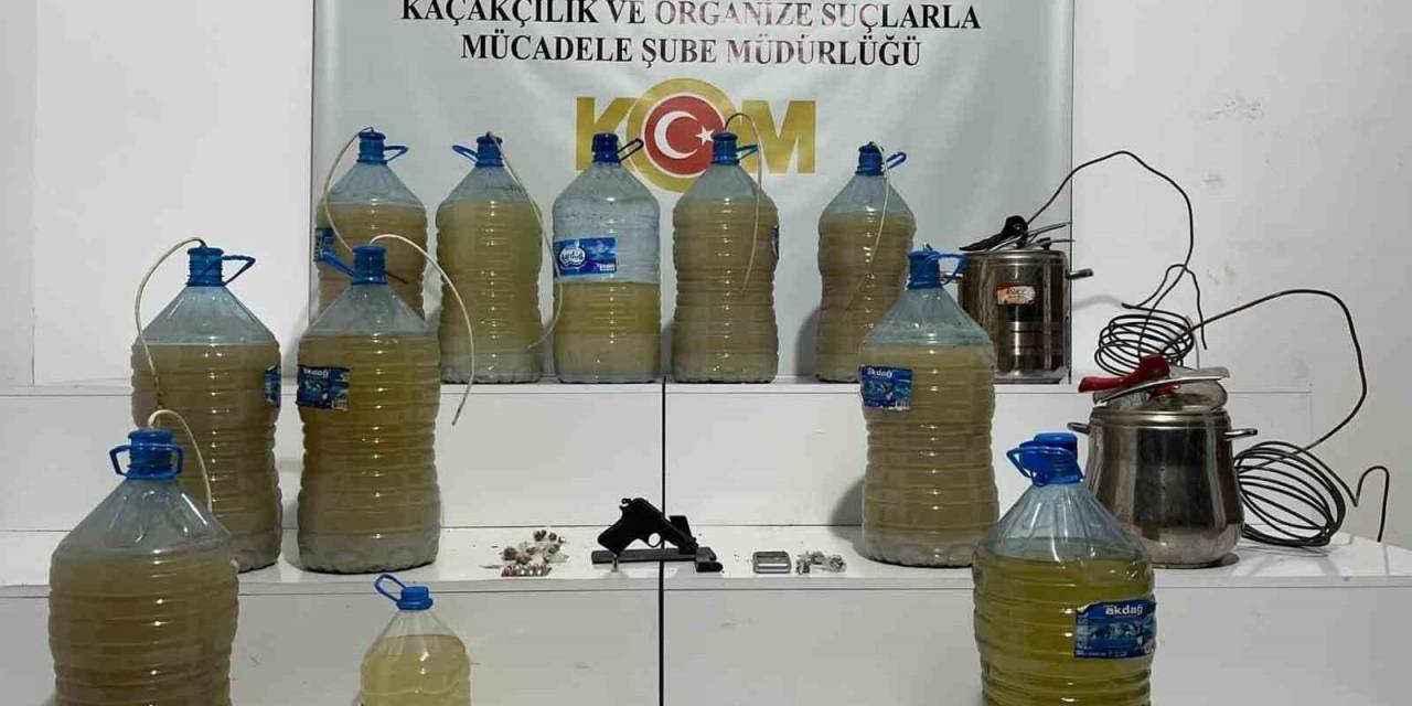 Samsun’da Polisten Yılbaşı Öncesi Sahte İçki İmalathanesine Baskın