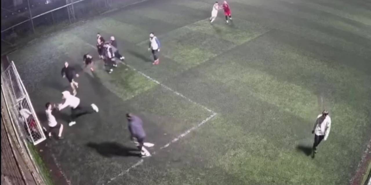 Kartal’da Halı Saha Maçında Futbolu Bırakıp Kavgaya Tutuştular