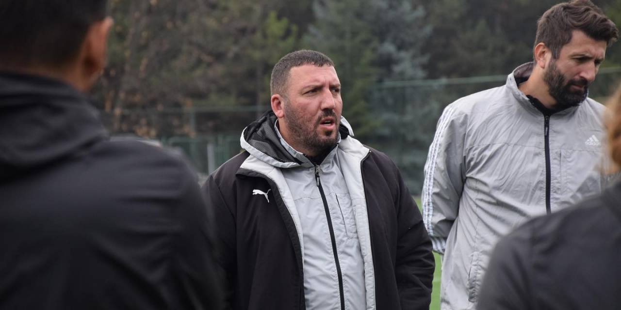 Anadolu Üniversitesi Teknik Direktörü Gezer’den İlk Yarı Değerlendirmesi