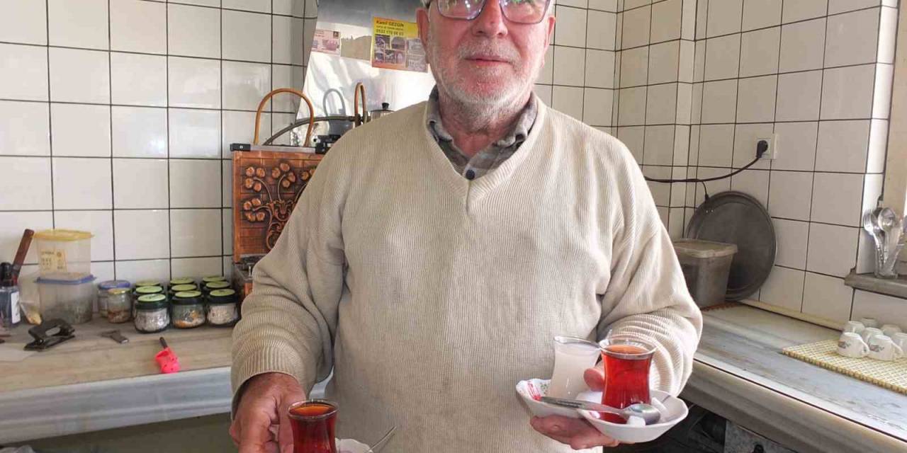 Burhaniye’de Kahvehanelerde Hasat Yoğunluğu