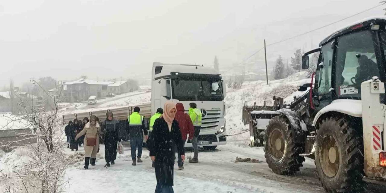 Sincik Beyaza Büründü