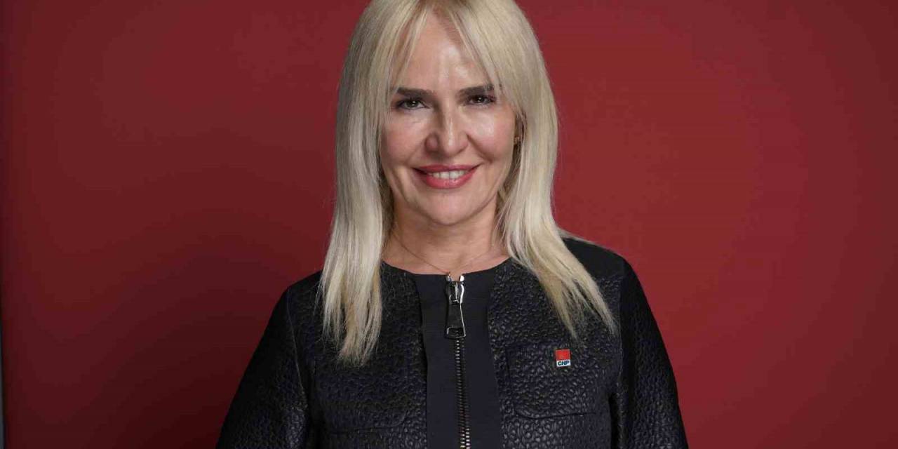 Urlalı Girişimci Açalya Öralay, Belediye Başkanı Aday Adaylığını Açıkladı