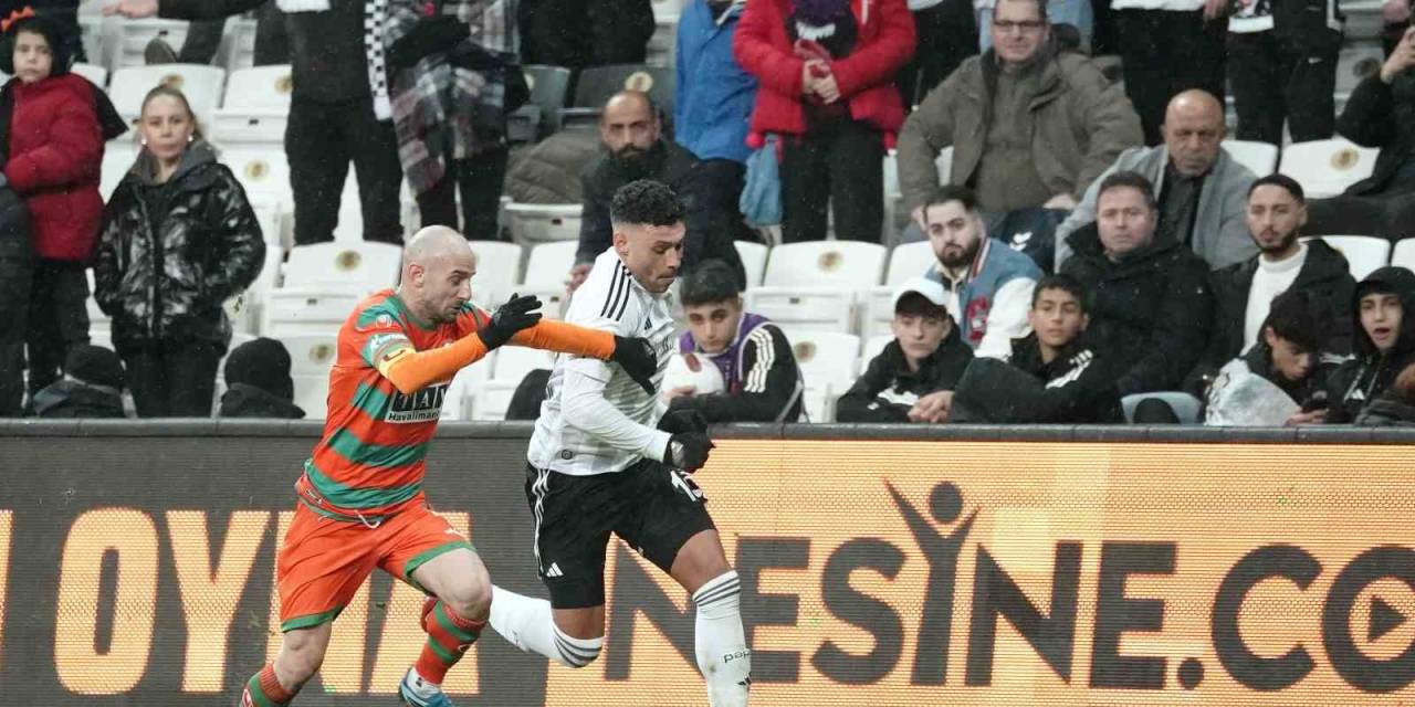 Beşiktaş: "Oxlade-chamberlain’in Uyluk Arka Adalesinde Tam Kat Yırtık Tespit Edilmiştir"