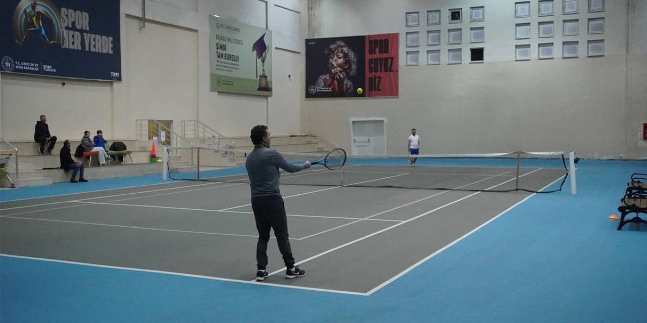 72 Sporcunun Katılımıyla Sene Sonu Tenis Turnuvası Başladı