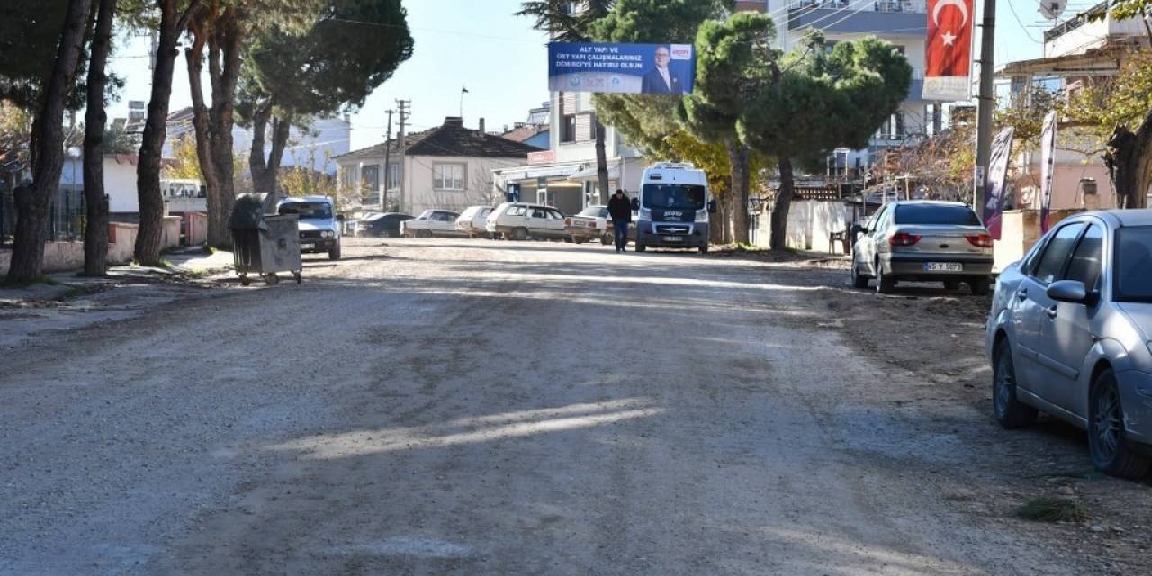 Manisa Büyükşehir Belediyesi Demirci’de Prestij Cadde Çalışmalarına Başladı