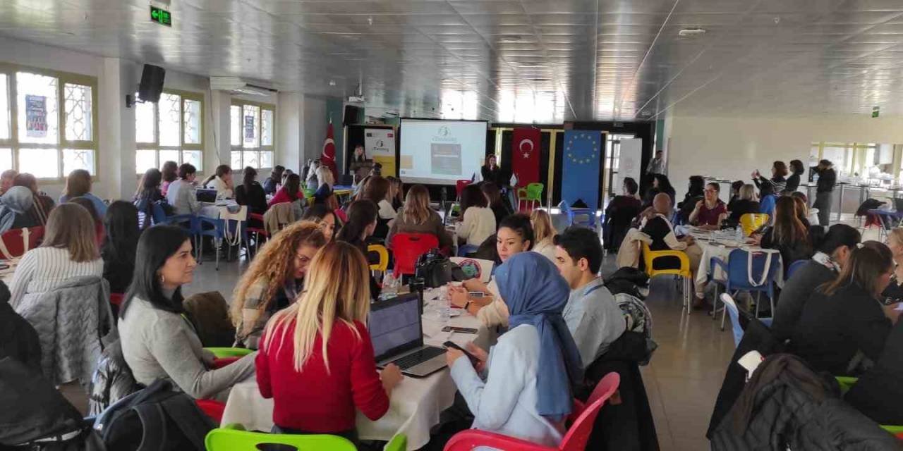 Türkiye’de İlk Defa Yerel Etwinning Hackathon İzmir’de Yapıldı