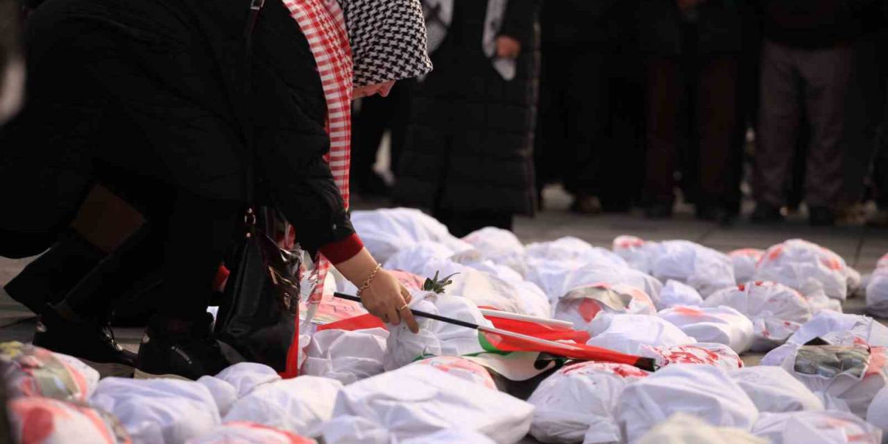 Konyalı Kadınlardan İsrail’e "Bebek Kefenli" Tepki