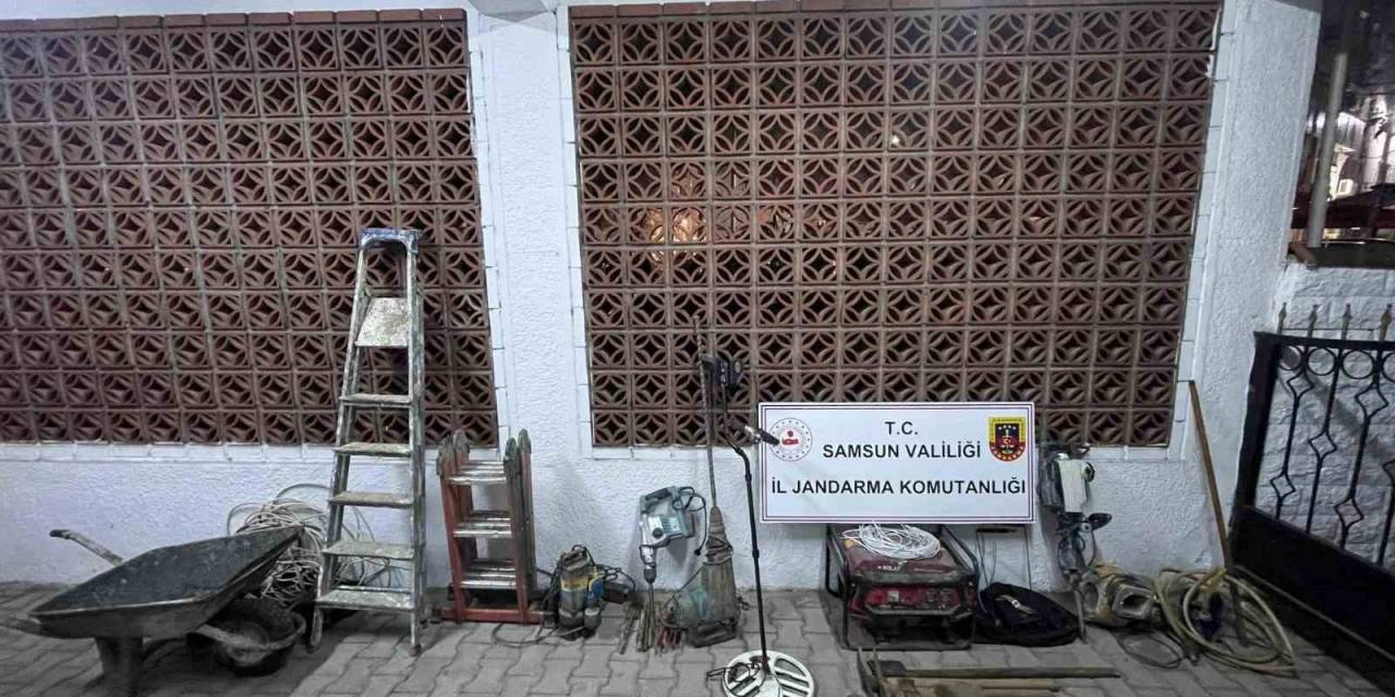 Kaçak Kazı Yapan 8 Kişiye Jandarmadan Suçüstü