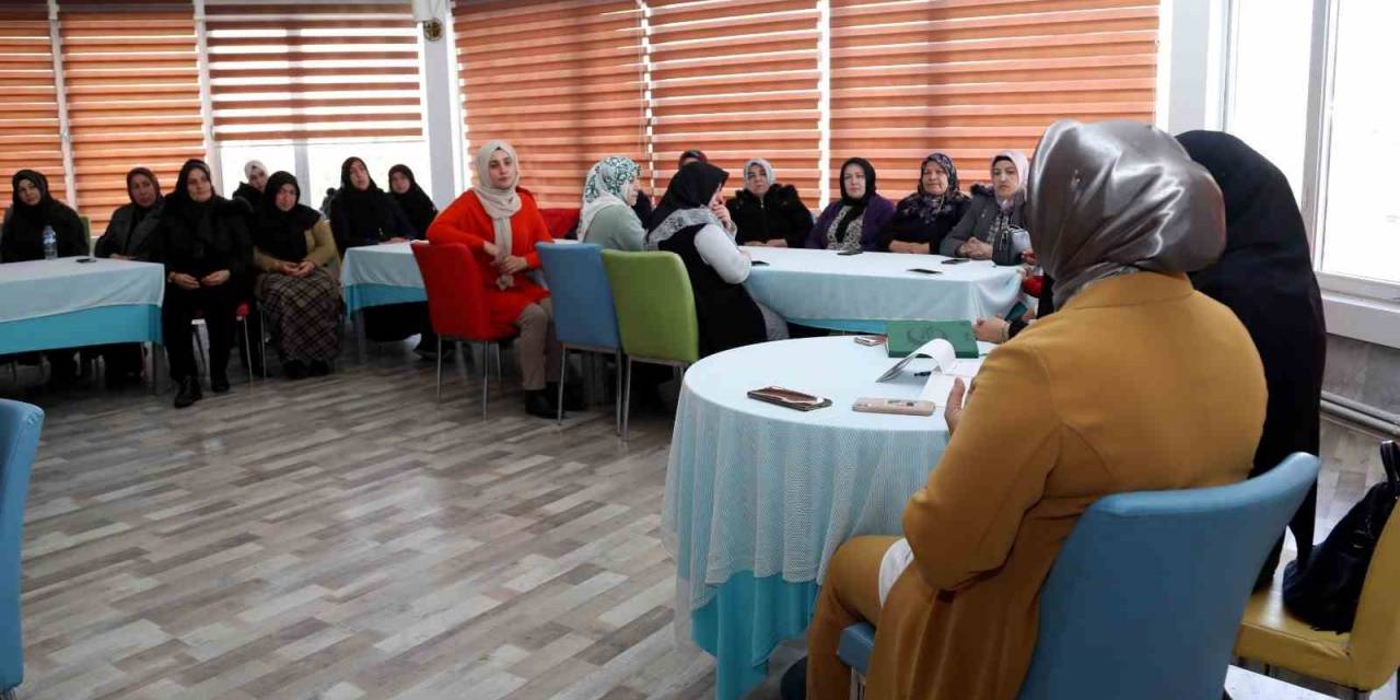 Van’da "İhlas Ve Samimiyet" Konulu Söyleşi Düzenlendi