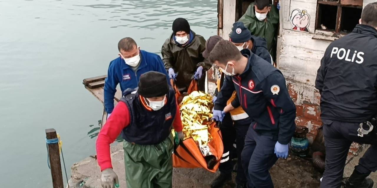 Balıkçı Kulübesinde Çıkan Yangında Ağır Yaralan Şahıs Hayatını Kaybetti