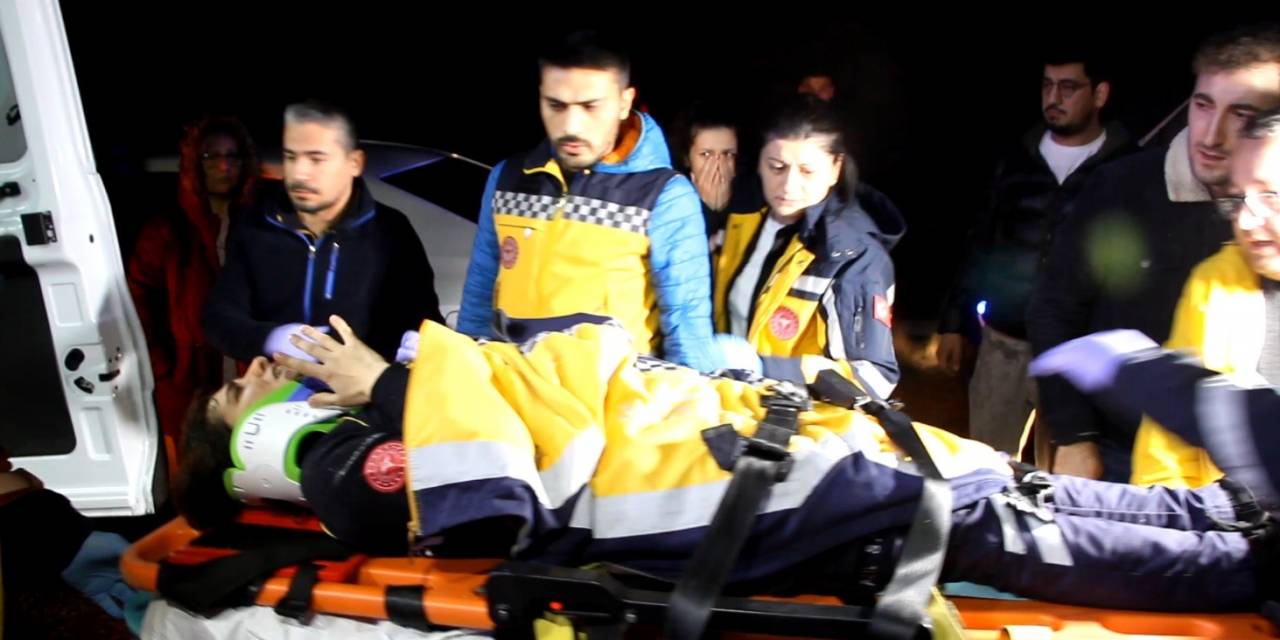 Manisa’da Ambulansın Karıştığı Kazada 1 Kişi Öldü, 4 Sağlık Personeli Yaralandı