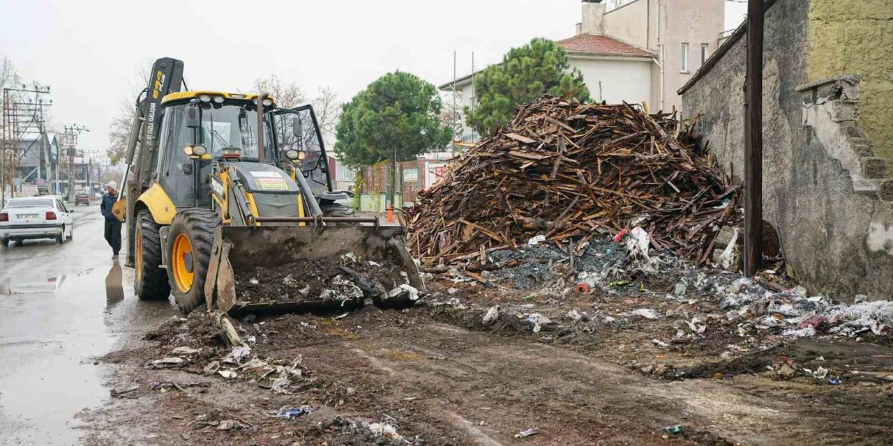 Kahramanmaraş’ta Hafriyat Atıkları Temizleniyor