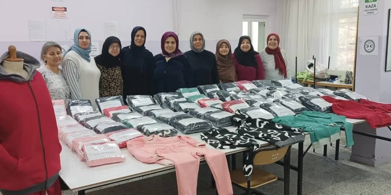 Dikiş Makineleri Gazzeliler İçin Çalıştı