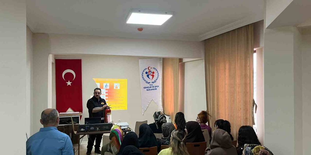 Kars’ta İtfaiyeden Yangın Eğitimi Ve Tatbikatı