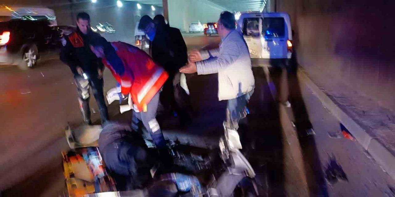 Arızalanan Araca Çarpan Motosiklet Sürücüsü Kurtarılamadı