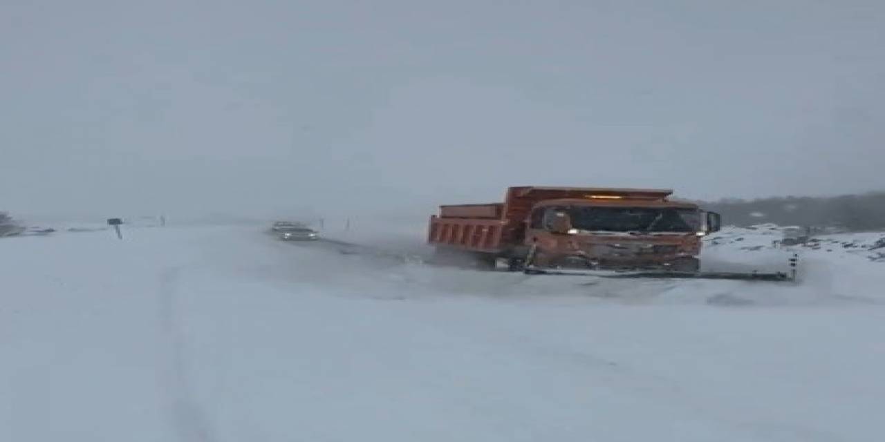 Bingöl-erzurum Yolu Kar Ve Tipi Nedeniyle Ulaşıma Kapandı