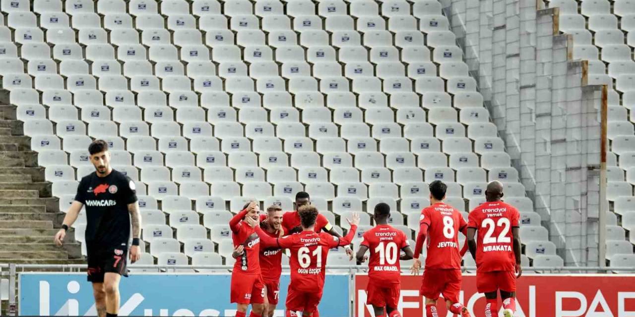 Trendyol Süper Lig: Fatih Karagümrük: 0 - Gaziantep Fk: 1 (İlk Yarı)