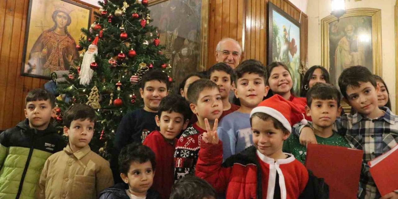Depremin Vurduğu İskenderun’da Noel Etkinliği
