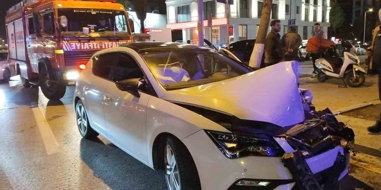 Kadıköy’de Makas Atarak İlerleyen Otomobil Kazaya Neden Oldu