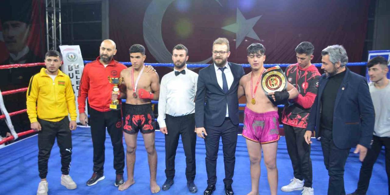 Muş’ta Şehitler Anısına Uluslararası Muay Thai Müsabakaları Düzenlendi