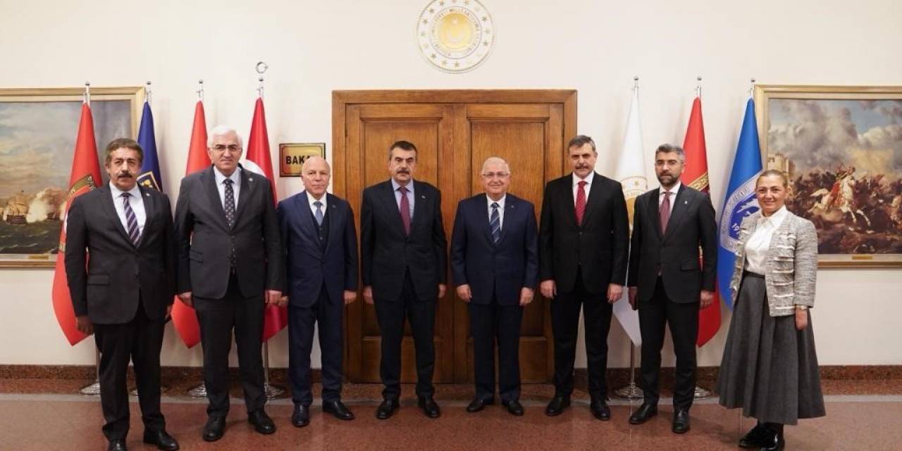 Ankara’da İki Erzurum Zirvesi